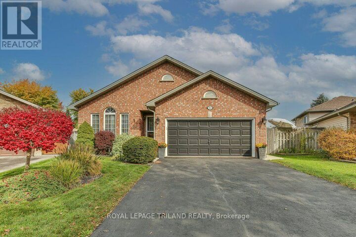 Property Photo:  54 Bowcott Crescent  ON N5V 4W8 