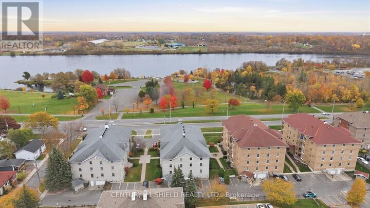 Property Photo:  311 West Water Street West 203  ON K6J 1A5 
