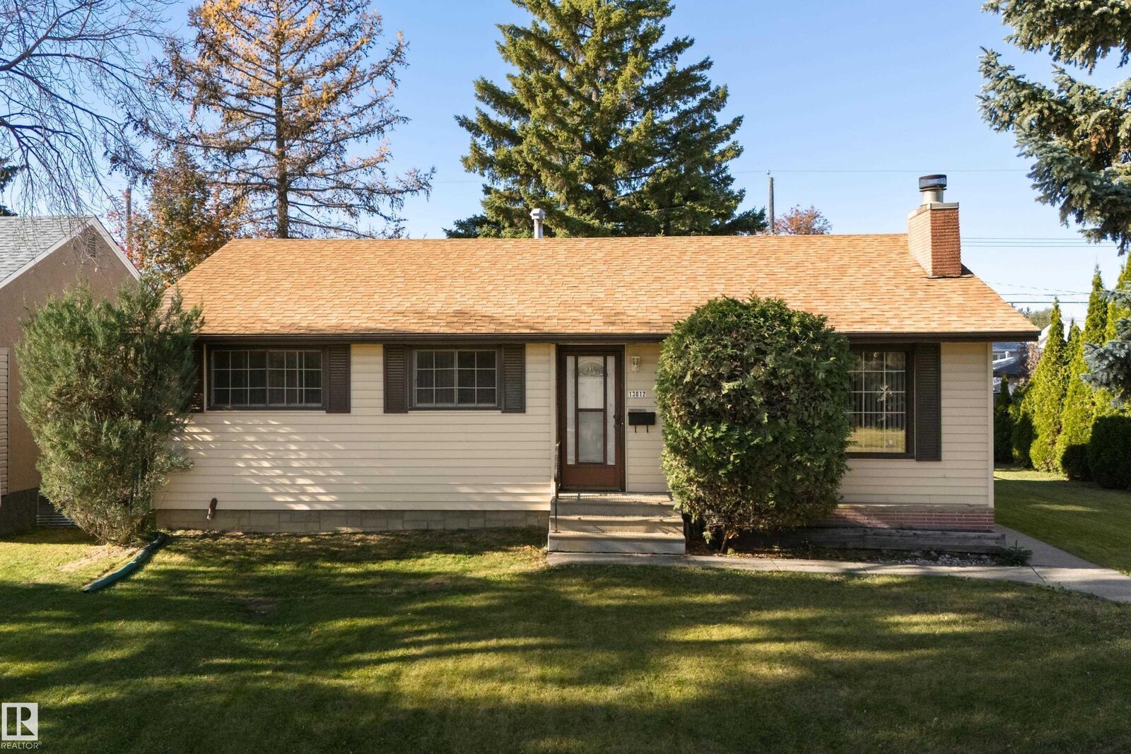 Property Photo:  13612 137 Street NW  AB T5L 2B3 
