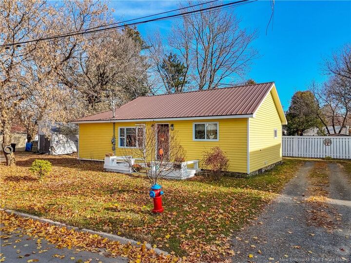 Property Photo:  19 Victory Avenue  NB E3A 3V6 