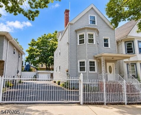Property Photo:  806 Ridge St  NJ 07104 