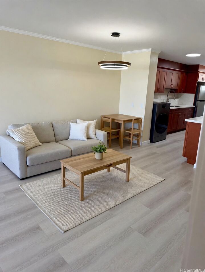 Property Photo:  750 Kaheka Street 404  HI 96814 