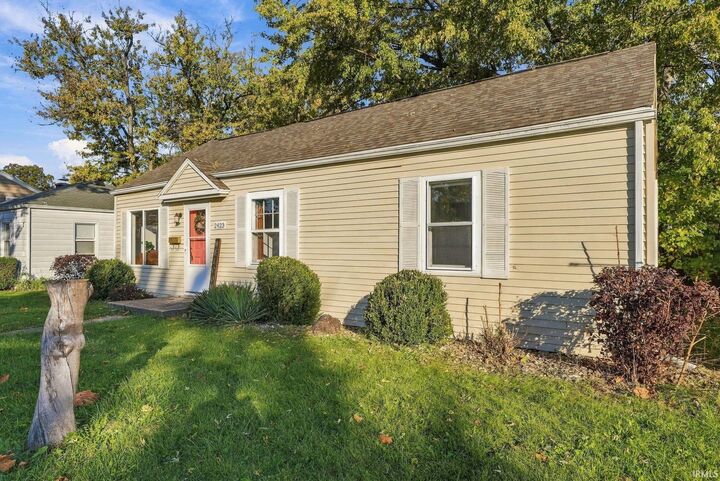 Property Photo:  2423 Kenwood Avenue  IN 46805 