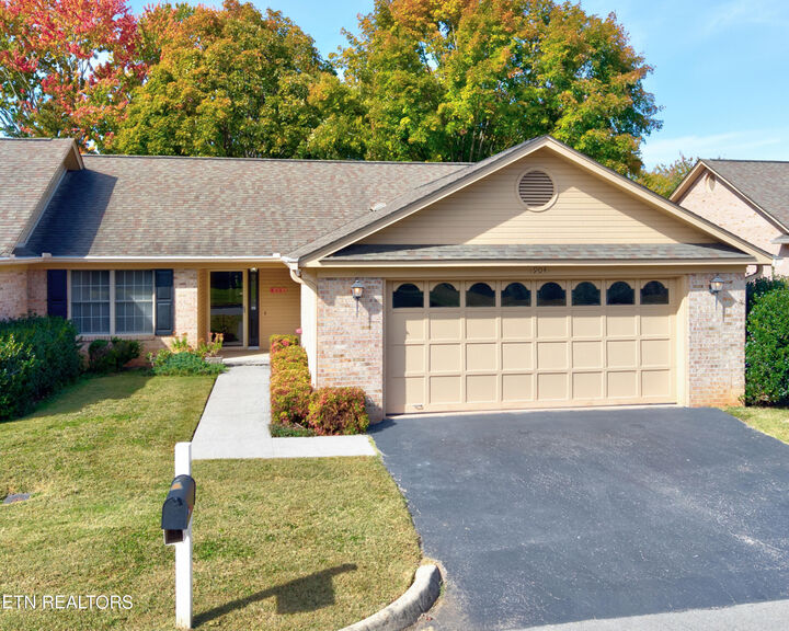 Property Photo:  904 Portsmouth Circle  TN 37803 