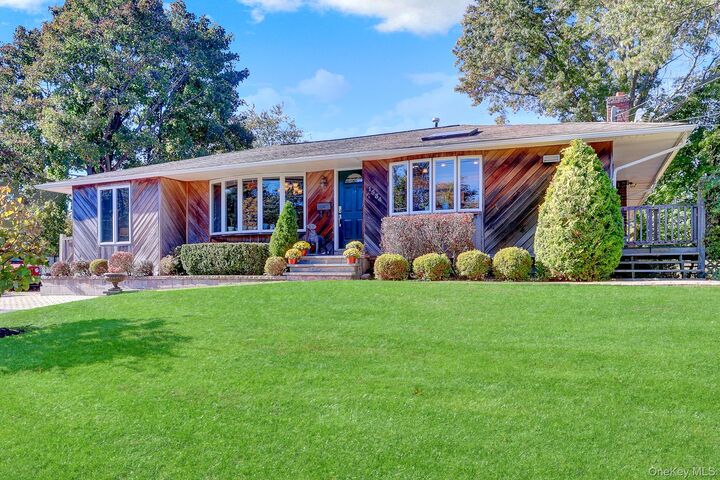 Property Photo:  1534 Agate Street  NY 11706 