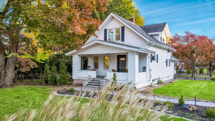 Property Photo:  12 E Nauraushaun Avenue  NY 10965 
