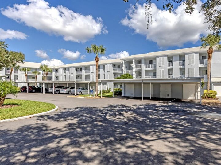 Property Photo: 404 Cerromar Circle N 212 FL 34293