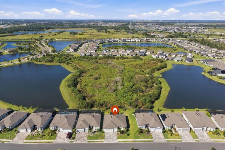 Property Photo: 8836 Coastal Key Way FL 34219
