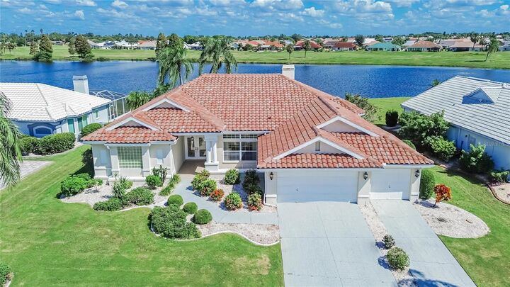 Property Photo: 2116 New Bedford Drive FL 33573