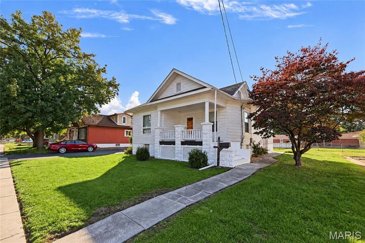 Property Photo:  202 W Prairie Street  IL 62088 
