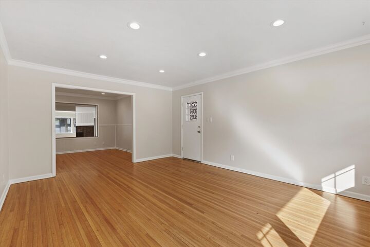 Property Photo: 1332 E Raines Rd TN 38116