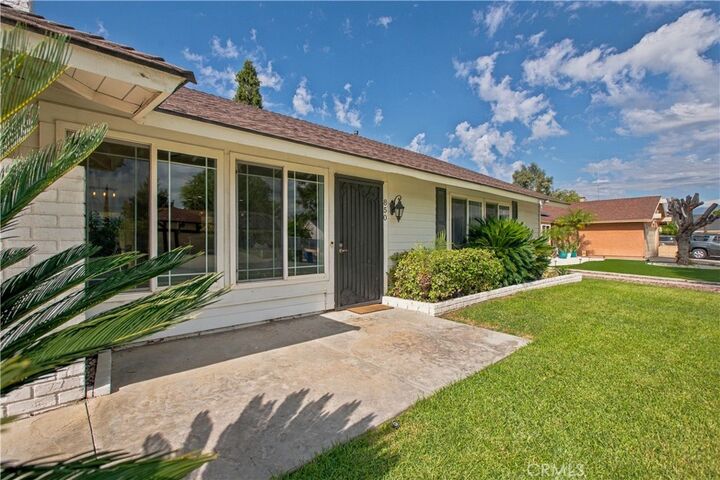 Property Photo:  850 N Wisteria Avenue  CA 92376 