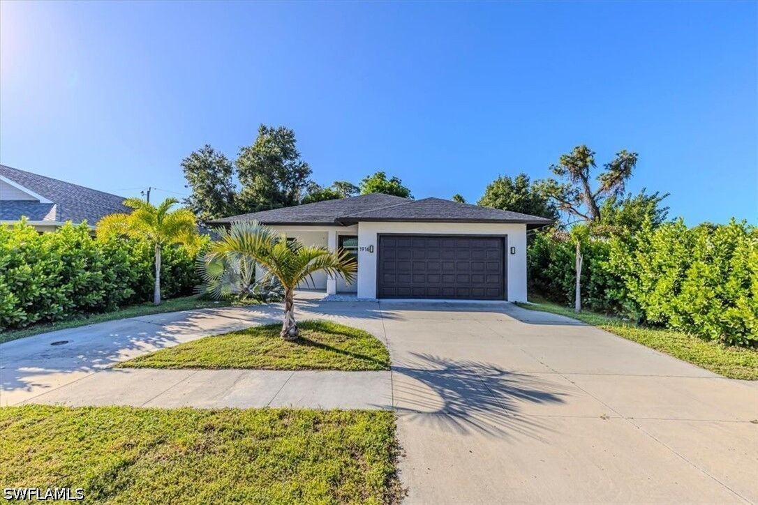 Property Photo:  1916 Jefferson Avenue  FL 33901 