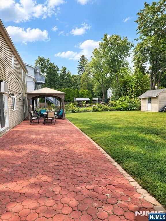 Property Photo:  8 Voorhis Place  NJ 07444 