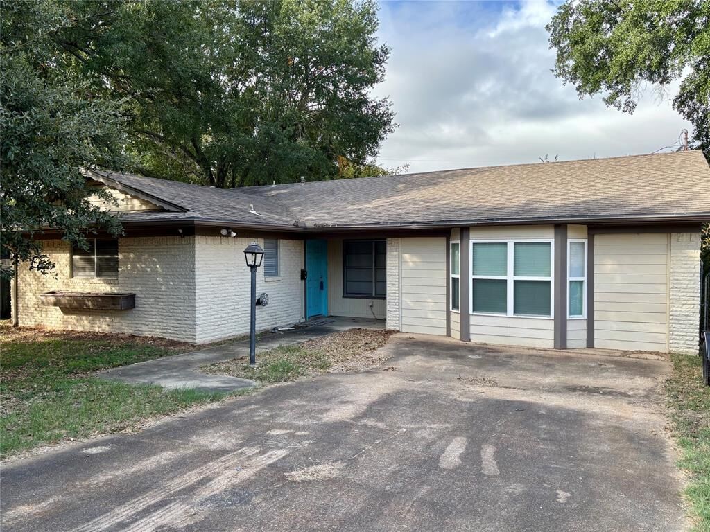 Property Photo:  980 29th Street SE  TX 75460 