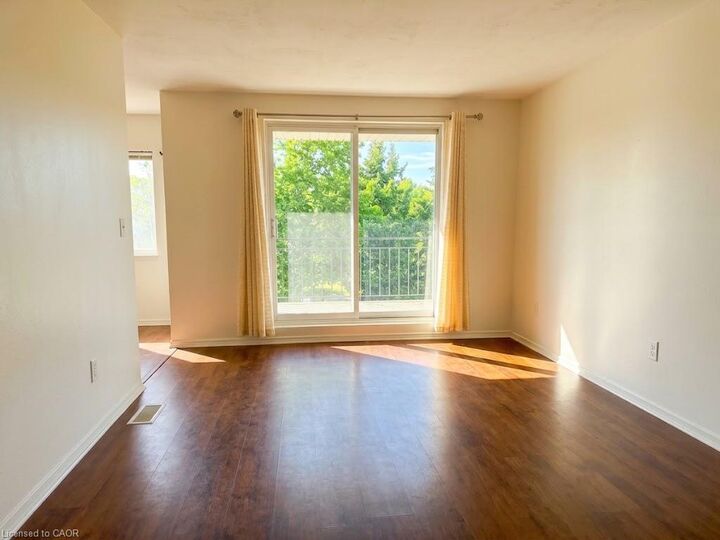 Property Photo:  163 Chandler Drive 16  ON N2E 1H1 