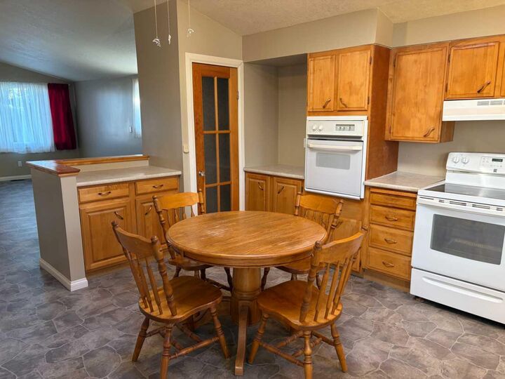 Property Photo:  10208 106 Street  AB T0H 1L0 