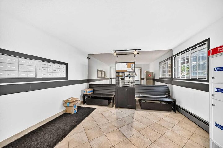 Property Photo:  611 8 Avenue NE 204  AB T2E 6X3 