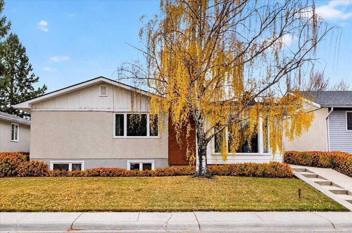 Property Photo:  5015 Marchand Crescent NE  AB T2A 2X3 