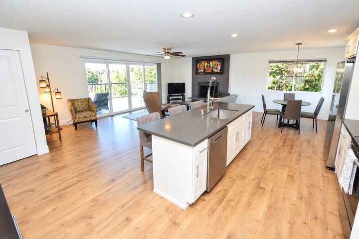 Property Photo:  902 S Locust Lane  WA 98465 