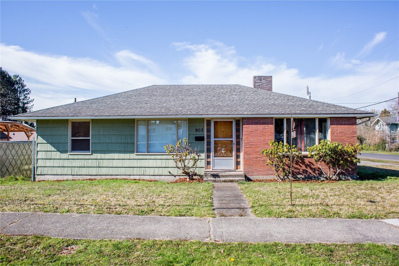 Property Photo:  903 S Silver Street  WA 98531 