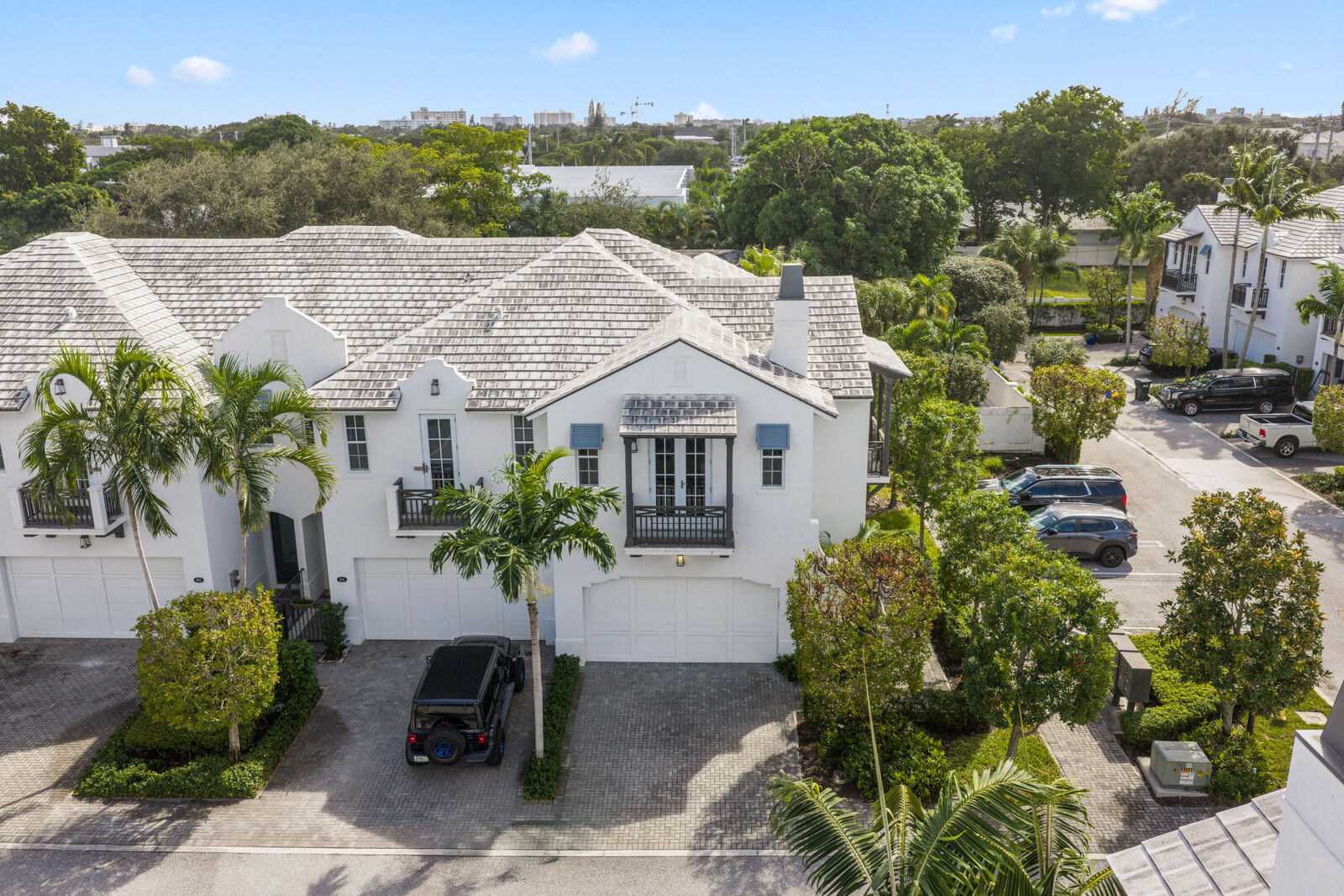 Property Photo:  914 St George Boulevard  FL 33483 