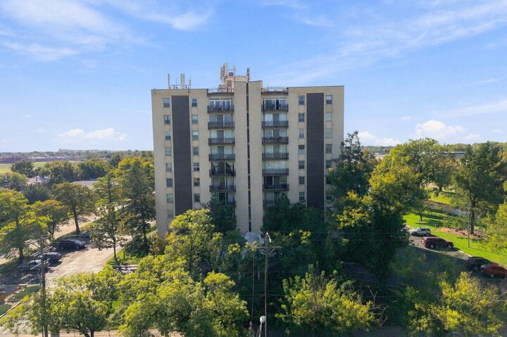 Photo de la propriété: 5051 E Lincoln St Apt 8F KS 67218