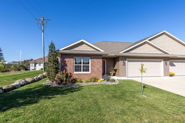 Property Photo: 4301 Crossing Lane WI 53563