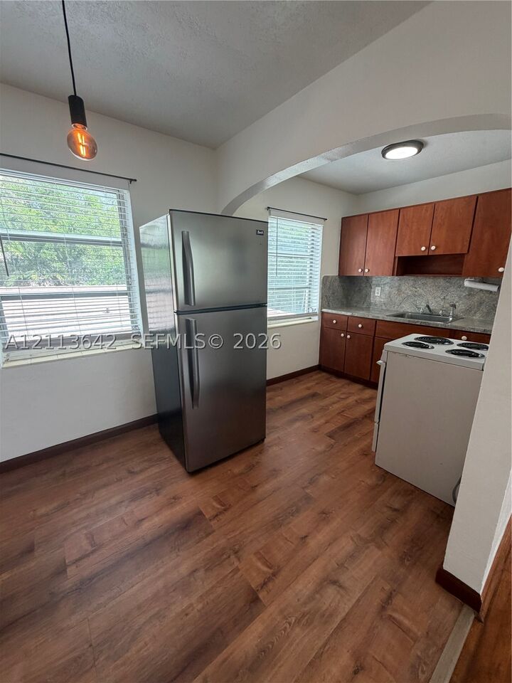 Property Photo:  16 Santillane Ave 4  FL 33134 