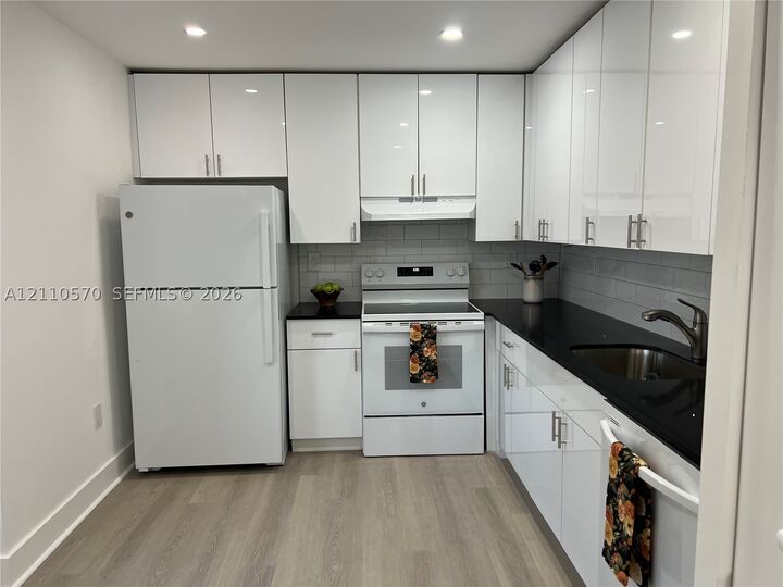 Property Photo:  13771 SW 149th Cir Ln 2-85  FL 33186 
