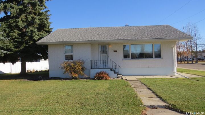 Property Photo: 1006 Main Street SK S0A 2P0