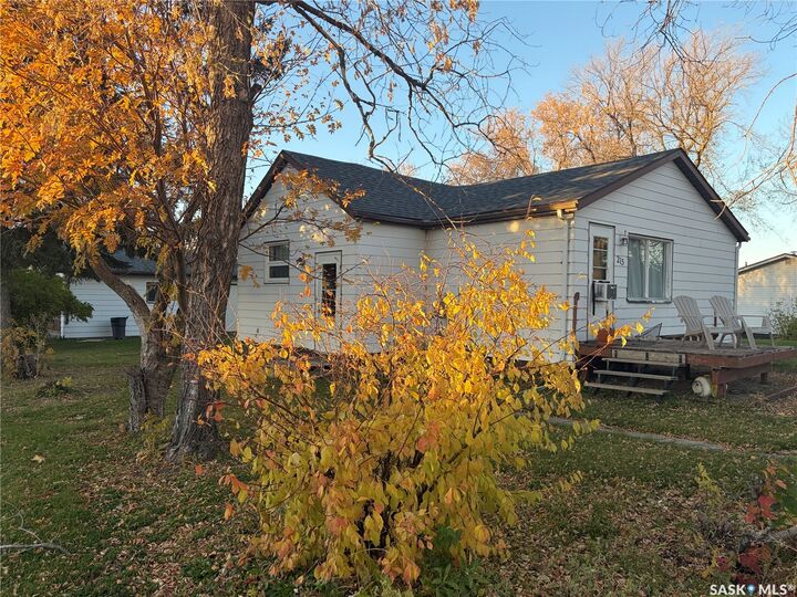 Property Photo: 215 Indal Street SK S0A 0V0