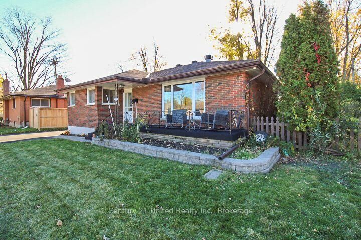 Property Photo:  851 Timothy Street  ON K9H 6H5 
