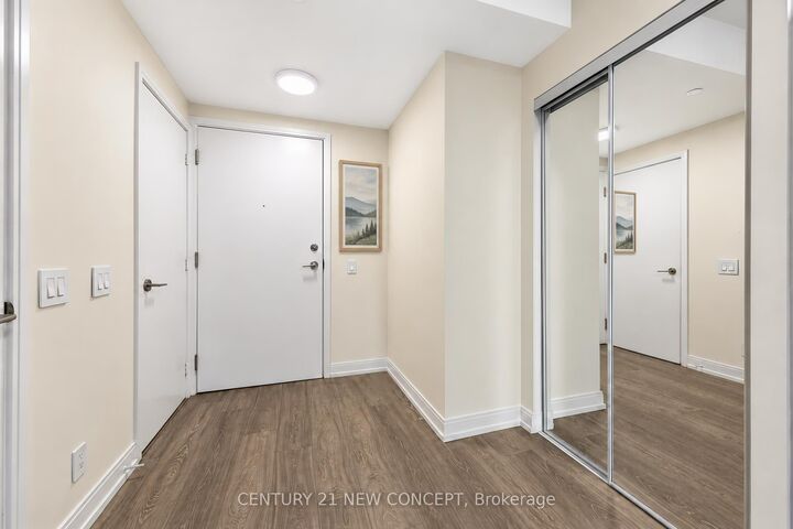 Property Photo:  181 Dundas Street E 902  ON M5A 1Z4 