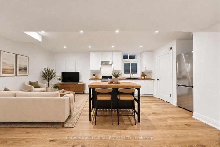 Property Photo: 7 Tullis Drive Lower ON M4S 2E2