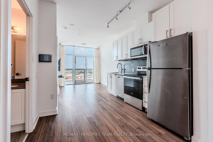 Property Photo:  2782 Barton Street E 814  ON L8E 2J8 