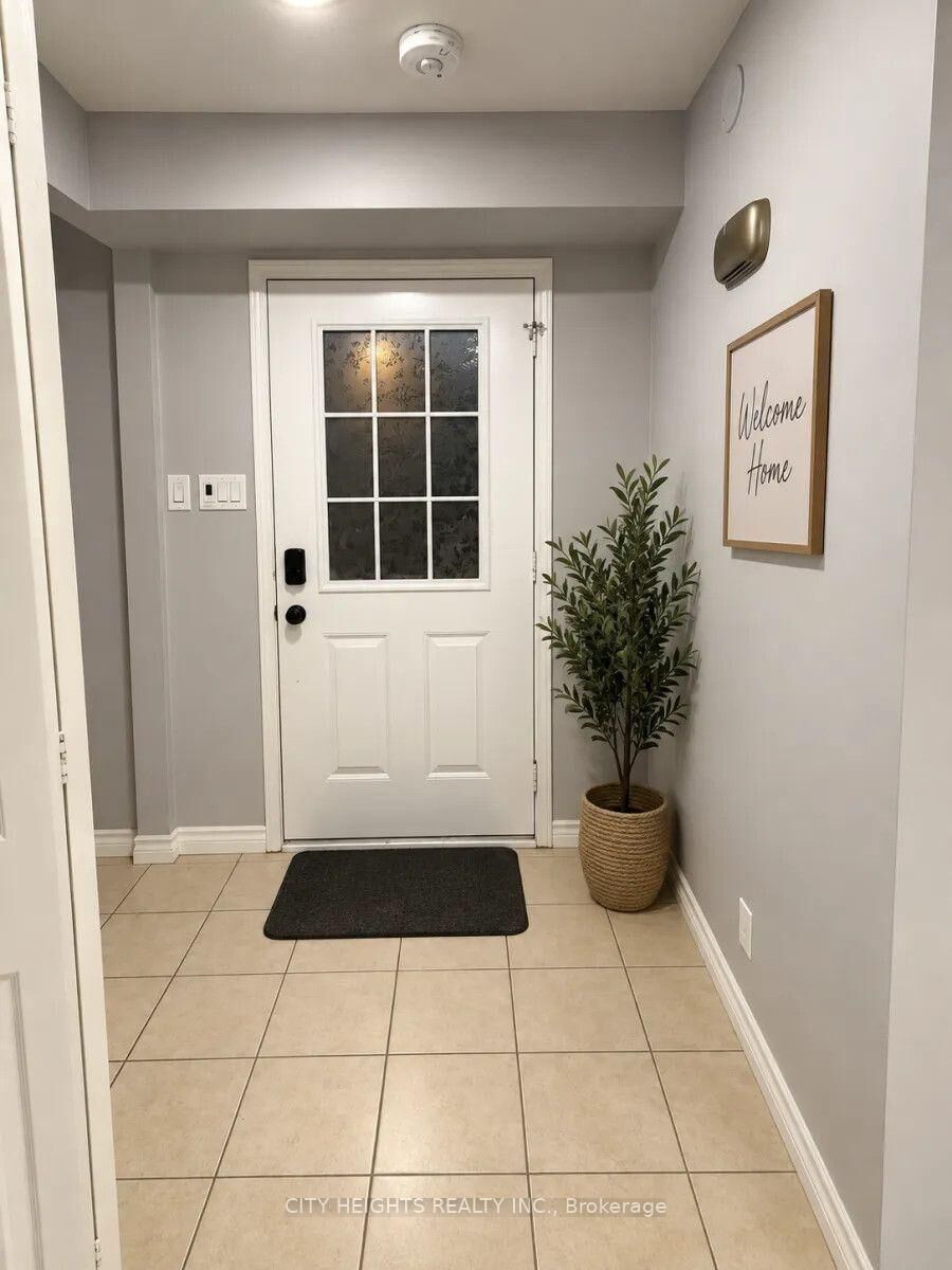 Property Photo:  173 Mayberry Court Main  ON N2K 3K2 