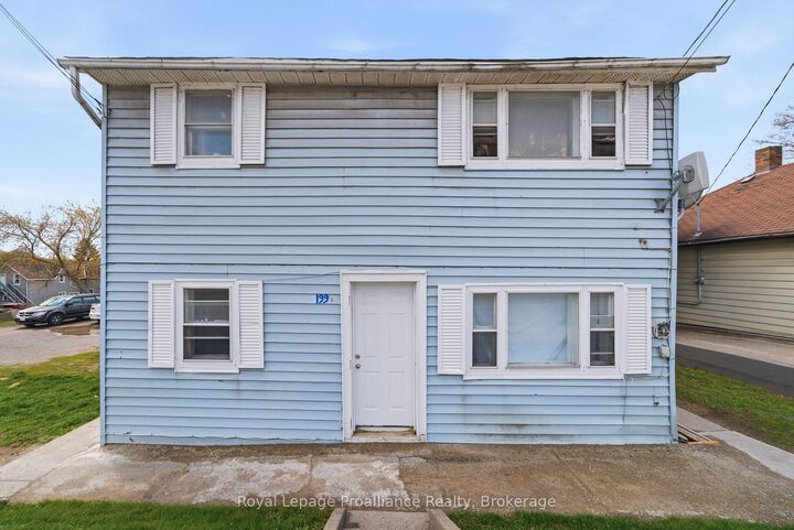 Property Photo:  199 Dundas Street E  ON K8V 1L7 