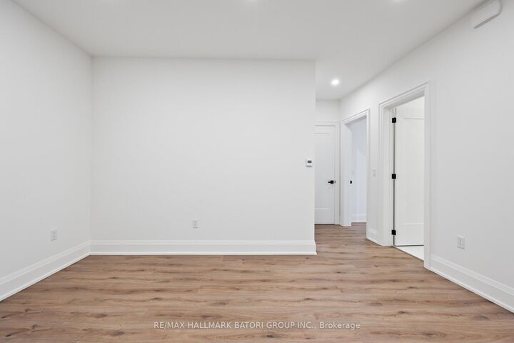 Property Photo:  18 Keewatin Avenue 2  ON M4P 1Z8 