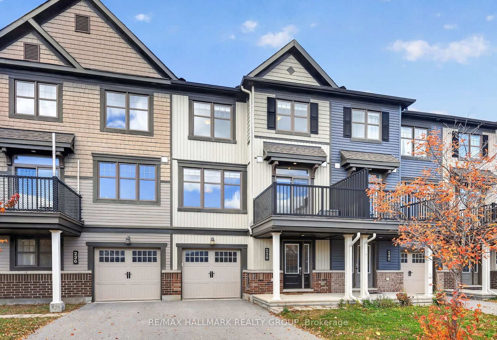 Property Photo:  238 Halyard Way  ON K2T 0L3 