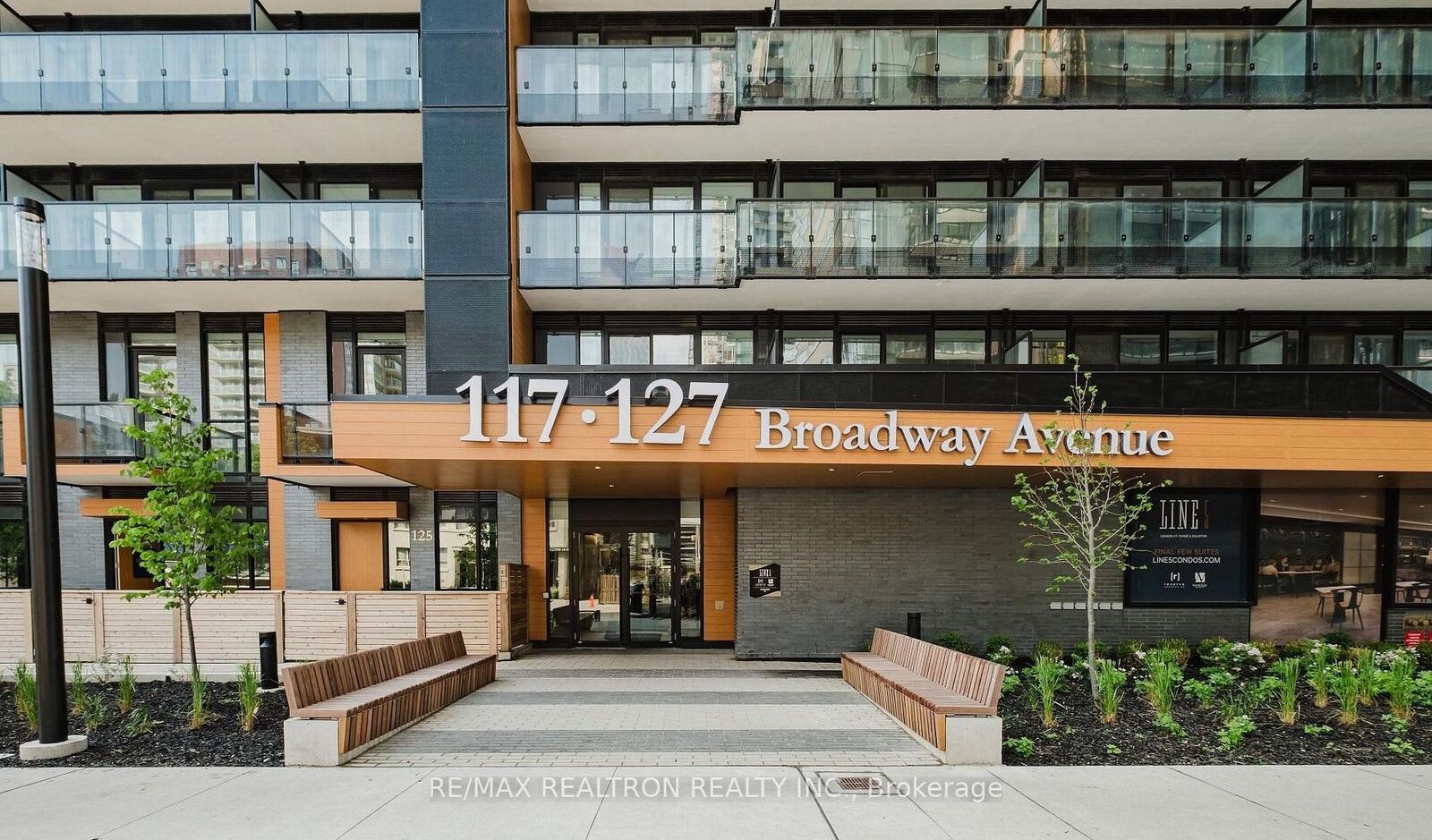 Property Photo:  127 Broadway Avenue 2803  ON M4P 1V4 