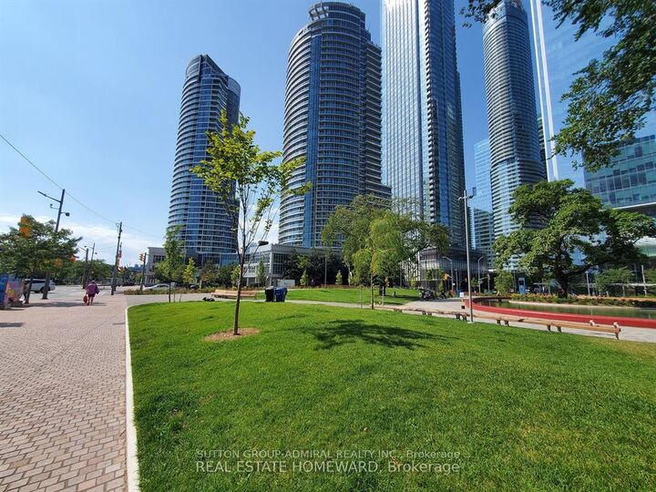 Property Photo:  208 Queens Quay W 1207  ON M5J 2Y5 