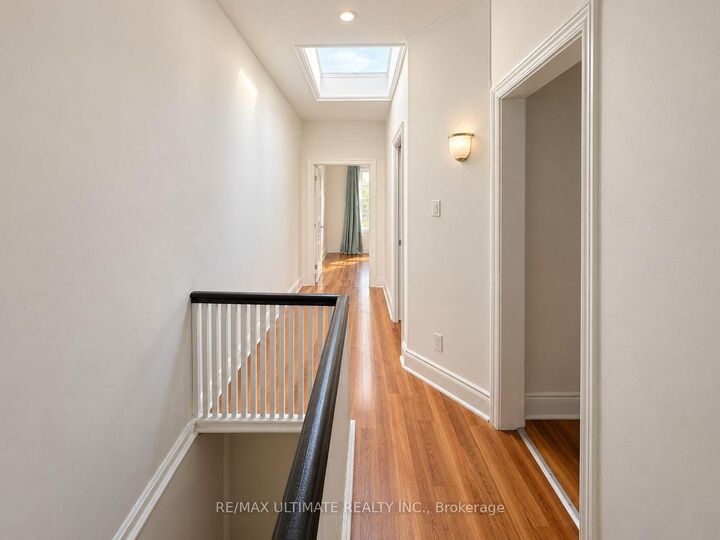 Property Photo:  406A Bloor Street W B  ON M5S 1X5 