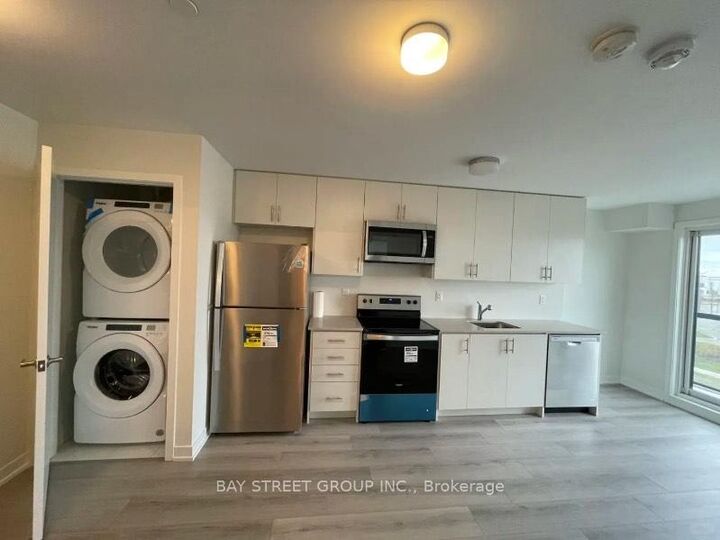 Property Photo:  3401 Ridgeway Drive E 317  ON L5L 0B9 