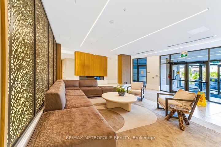 Property Photo:  385 Arctic Red Drive 424  ON L1L 0W9 