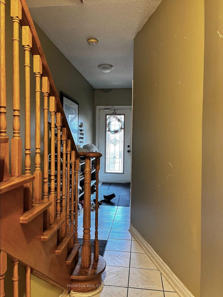 Property Photo:  250 Markham Street  ON M6J 2G6 