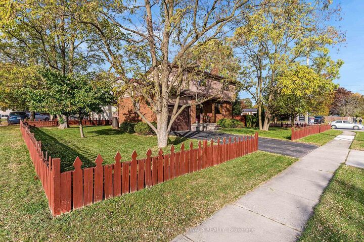 Property Photo:  1177 Langs Circle  ON N3H 5E6 