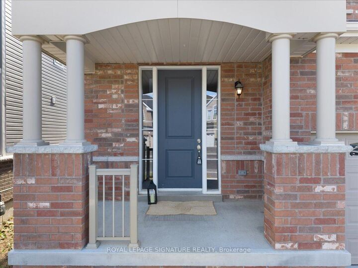 Property Photo:  635 Lemay Grove  ON K9K 0G9 