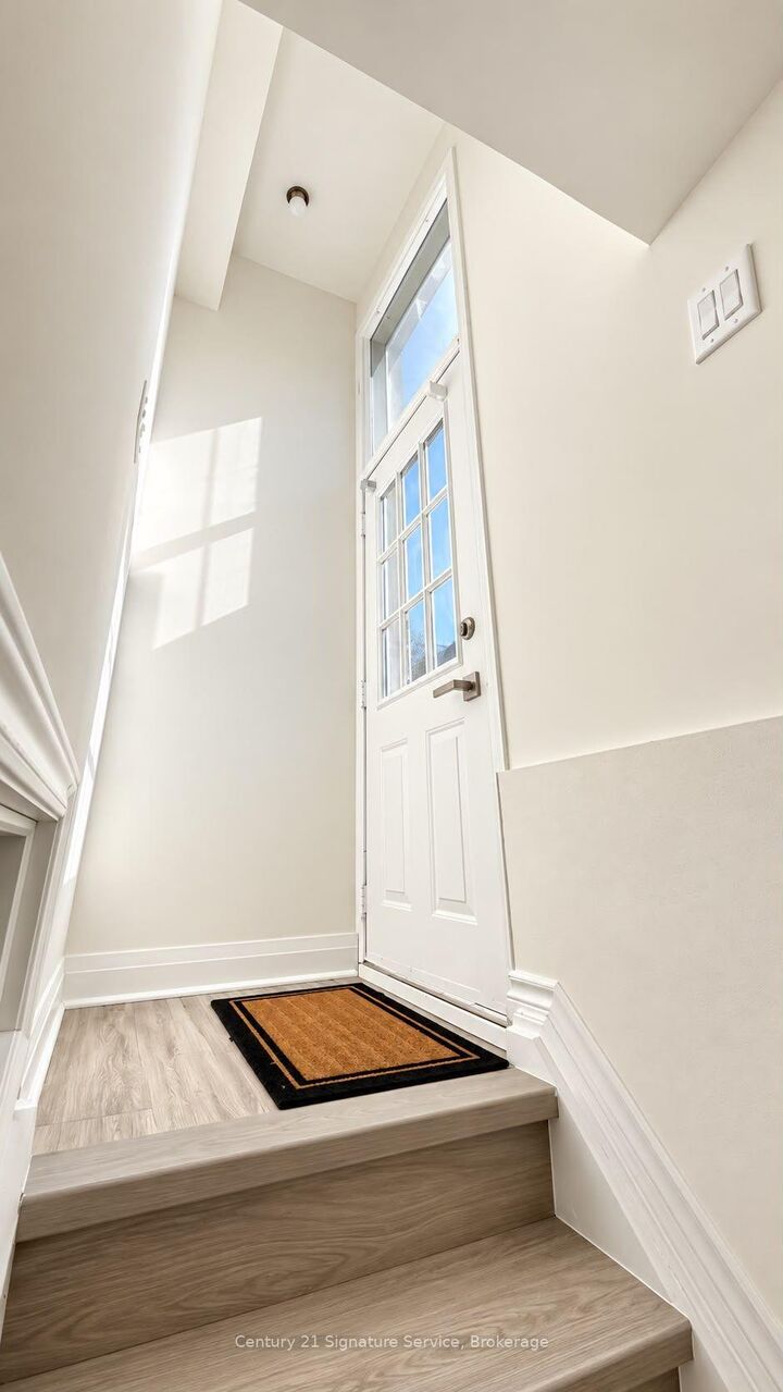 Property Photo:  107 Bayview Parkway Basement  ON L3Y 3W2 