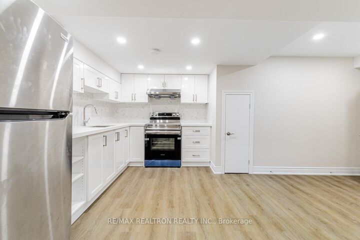 Property Photo: 103 Beverley Glen Boulevard ON L4J 7V2